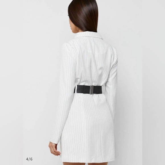 White blazer dress 🤍
size: 4 uk
Manière de voir - Picture 2 of 2